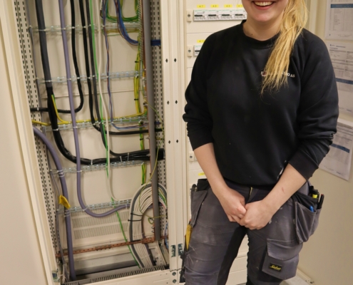Ane Sofie, elektrikerlærling - www.ofelsf.no